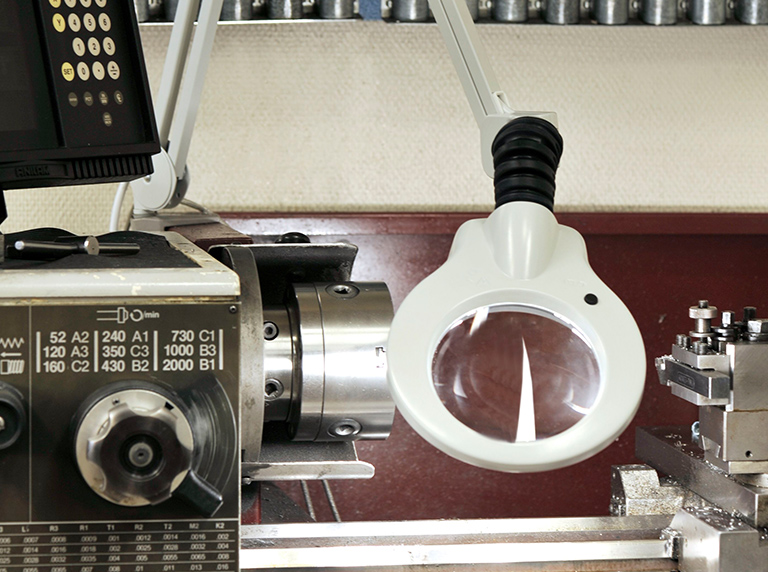 KFM_LED_LG_Industry_2 KFM LED bench magnifier in workshop