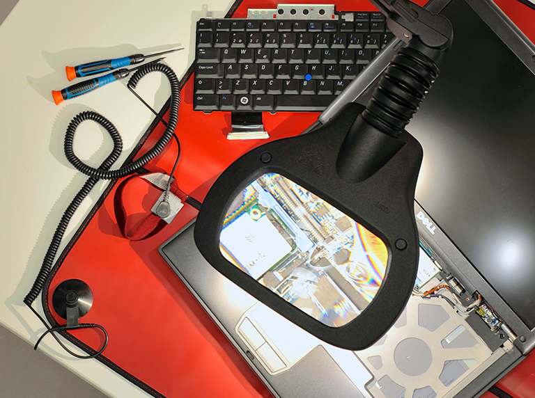 Wave-ESD_computer-maintenance-feature-image-768×572 Wave Bench magnifier computer maintenance